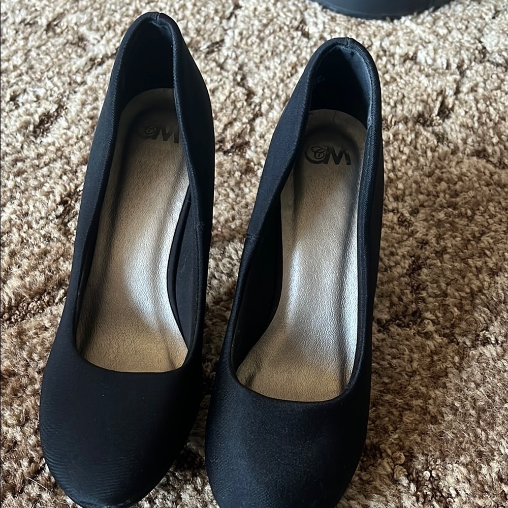 Classic Black Heels with Rounded Toe